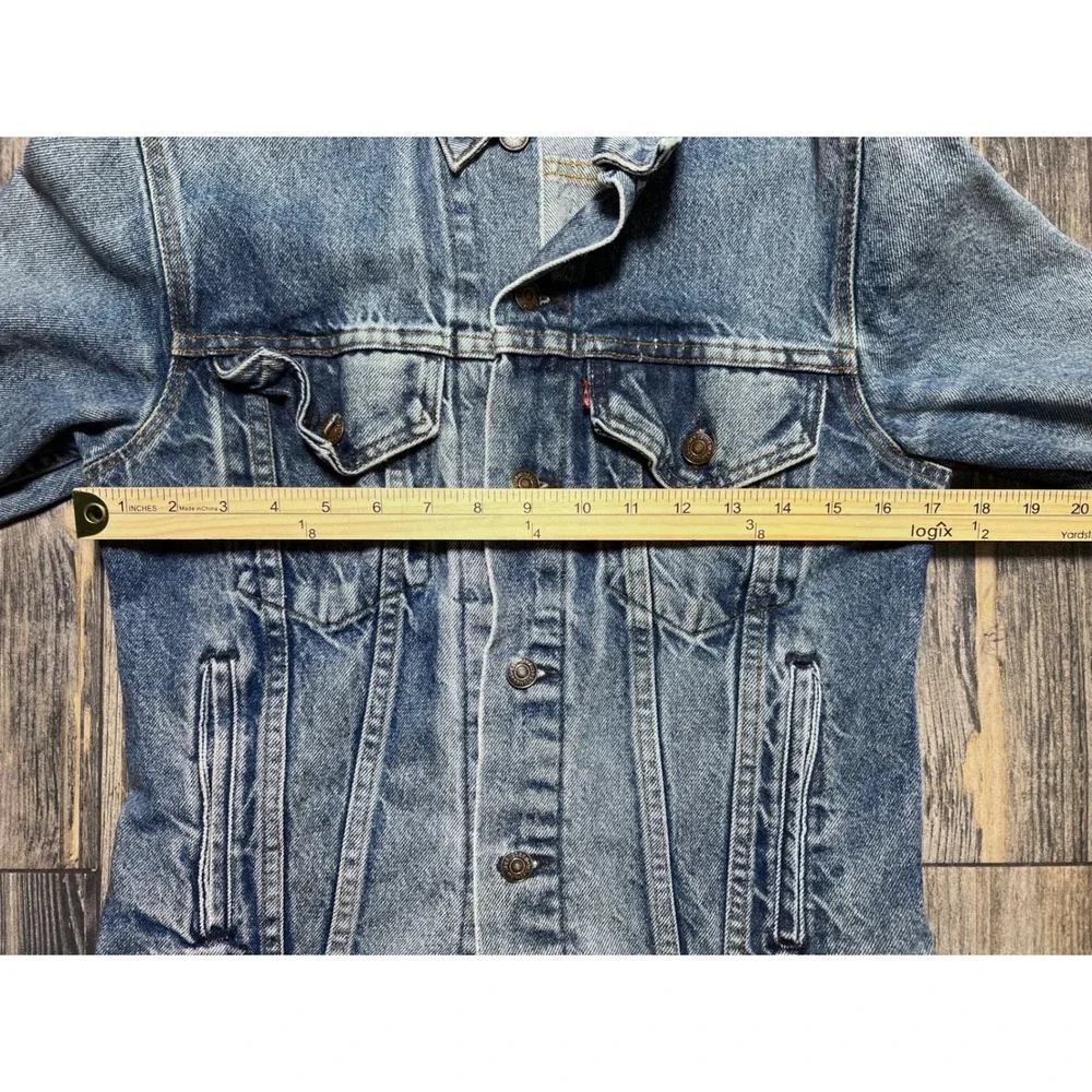 Vintage Levis Denim Trucker‎ Jacket Distressed Blue Mens Size 38 70507-0218 USA